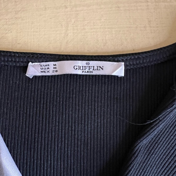 Griffin Print Blouse - Picture 3 of 9